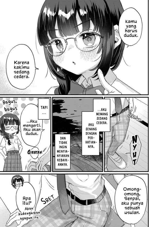 Chiisakute Kawaii Bungeibu no Chiteki na Senpai o, Hiza no Ue ni Nosetara Mainichi Suwattekuru you ni natta Chapter 1 - Page 11