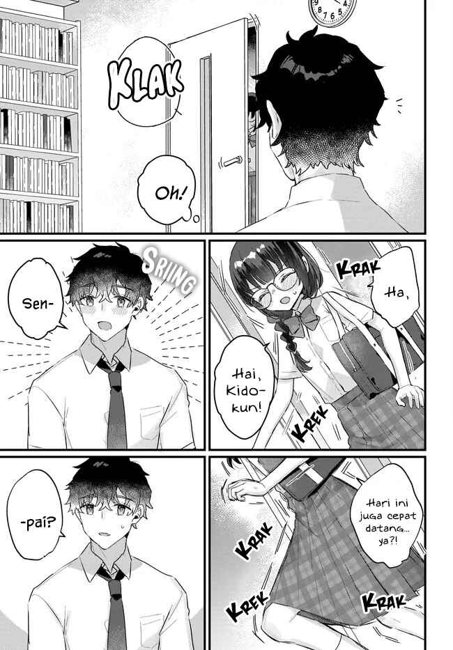 Chiisakute Kawaii Bungeibu no Chiteki na Senpai o, Hiza no Ue ni Nosetara Mainichi Suwattekuru you ni natta Chapter 2.1 - Page 5
